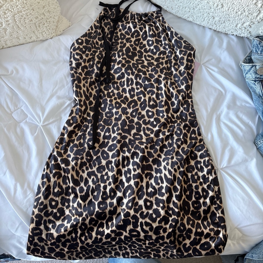NWT leopard print halter mini dress 🖤